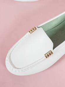 New Plus Size Lightweight Slip-On Loafer Flats, Versatile For Daily, Commute, Solid Color, Metal Buckle, Round Toe, Breathable Linen Fabric, Handmade Floral Trim, Casual Ladies Moccasins, Suitable For Spring, Summer, All Seasons - White - View 5