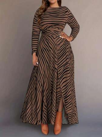 Plus Size Damklänning med Zebratryck och Volang, Rund Halsringning och Långärmad Elegant