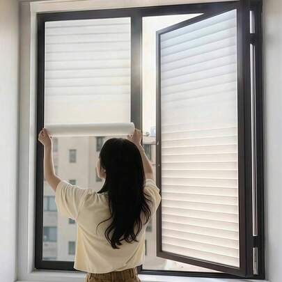 1 卷窗户隐私膜，带安装工具、百叶窗图案、静电吸附、防紫外线、热控制，非常适合家庭淋浴办公室玻璃门