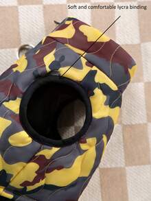 1pc Brown & Yellow Diagonal Geometric Camouflage Print Quilted Cotton Dog Coat With Back Zipper, Washable Pet Jacket Suitable For Large, Medium And Small Dogs, For Indoor Or Outdoor Wear