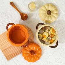 复古红色光泽陶瓷南瓜荷兰锅带盖 - 适用于微波炉和洗碗机，双手柄，优雅光泽的瓷釉，耐热盖和坚固的黑色边缘，非常适合盛放和厨房装饰 - 万圣节、感恩节和圣诞节的绝佳礼物（易于清洁） - 多功能南瓜锅