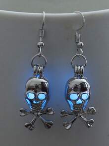 1 Pair Halloween Hip Hop Skull Glow In The Dark Earrings, Suitable For Women's Daily, Party And Festival Celebrations (Glows After Absorbing Light, Won't Glow Without Absorbing Light)