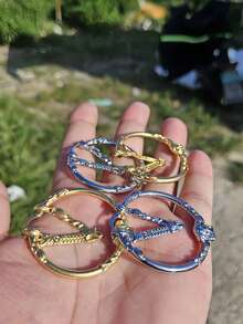 Übertriebene personalisierte Ohrringe, modisch & zart mit klarer Textur, große Ohrringe in Gold- und Silberfarbe für Frauen, geeignet für den täglichen Gebrauch, Zusammenkünfte und Partys