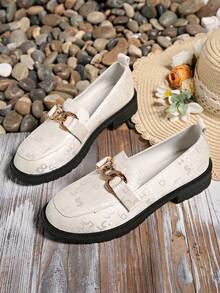 Zapatos tipo mocasín casuales para mujer con decoración de cadena, estilo británico slip-on, zapatos planos, nuevos lanzamientos de otoño 2025, estilo universitario, moda elegante y cómoda, zapatos tipo mocasín de ocio, adecuados para faldas y uso en el campus