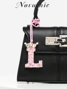 1 件手工串珠包饰物，独特字母设计，特别礼物，适合日常包包搭配（仅饰物，不含包） - 粉色 - 查看 16