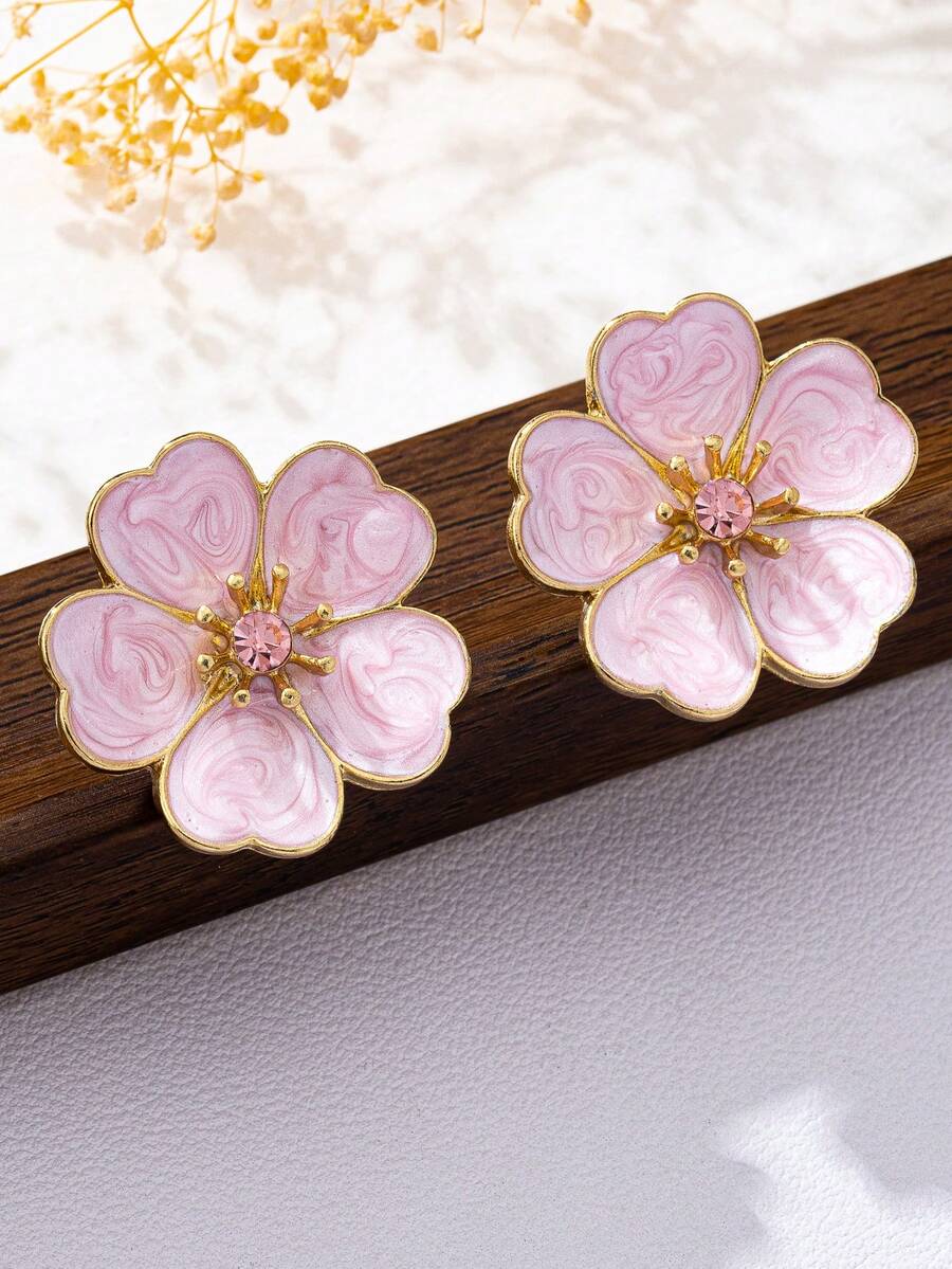 1 Pair Fashionable 3D Alloy Five-Petal Flower Stud Earrings