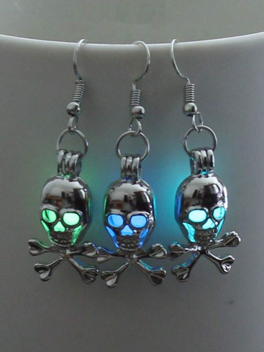 1 Pair Halloween Hip Hop Skull Glow In The Dark Earrings, Suitable For Women's Daily, Party And Festival Celebrations (Glows After Absorbing Light, Won't Glow Without Absorbing Light)