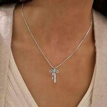 1/2pcs Bow-Tie Gold Sliver Pendant Necklace For Women, Stainless Steel Gold Sliver Snake Chain, Suitable For Daily Wear, Party, Dances, Fashion Gift For Birthday, Anniversaries, Christmas, Jewelry Women, Jewelry Necklace, Gold Necklace, Sliver Necklace, Necklace For Women, Necklace Set