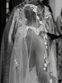 Simple Bride Wedding Lace Single Layer Long Trailing Veil With Hair Comb, Asymmetrical Floral Veil For Church, Outdoor, Travel Photography