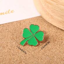 1pc Lucky Four-Leaf Clover Brooch, Personalized Versatile Fashion Commuter Cartoon Badge Brooch, Commuter Party Birthday Gift Christmas