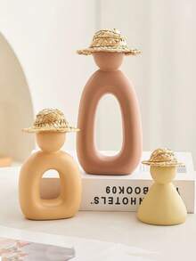 Modern Minimalist Abstract Sculpture Of A Family Of Three, Depicting The Harmony And Warmth Of A Family. Elegant Design, Soft Tones, And Abstract Strokes Filled With Love And Warmth. Adds A Touch Of Beauty To Your Home. Ideal Gift For Birthdays, Graduations, And Other Occasions.