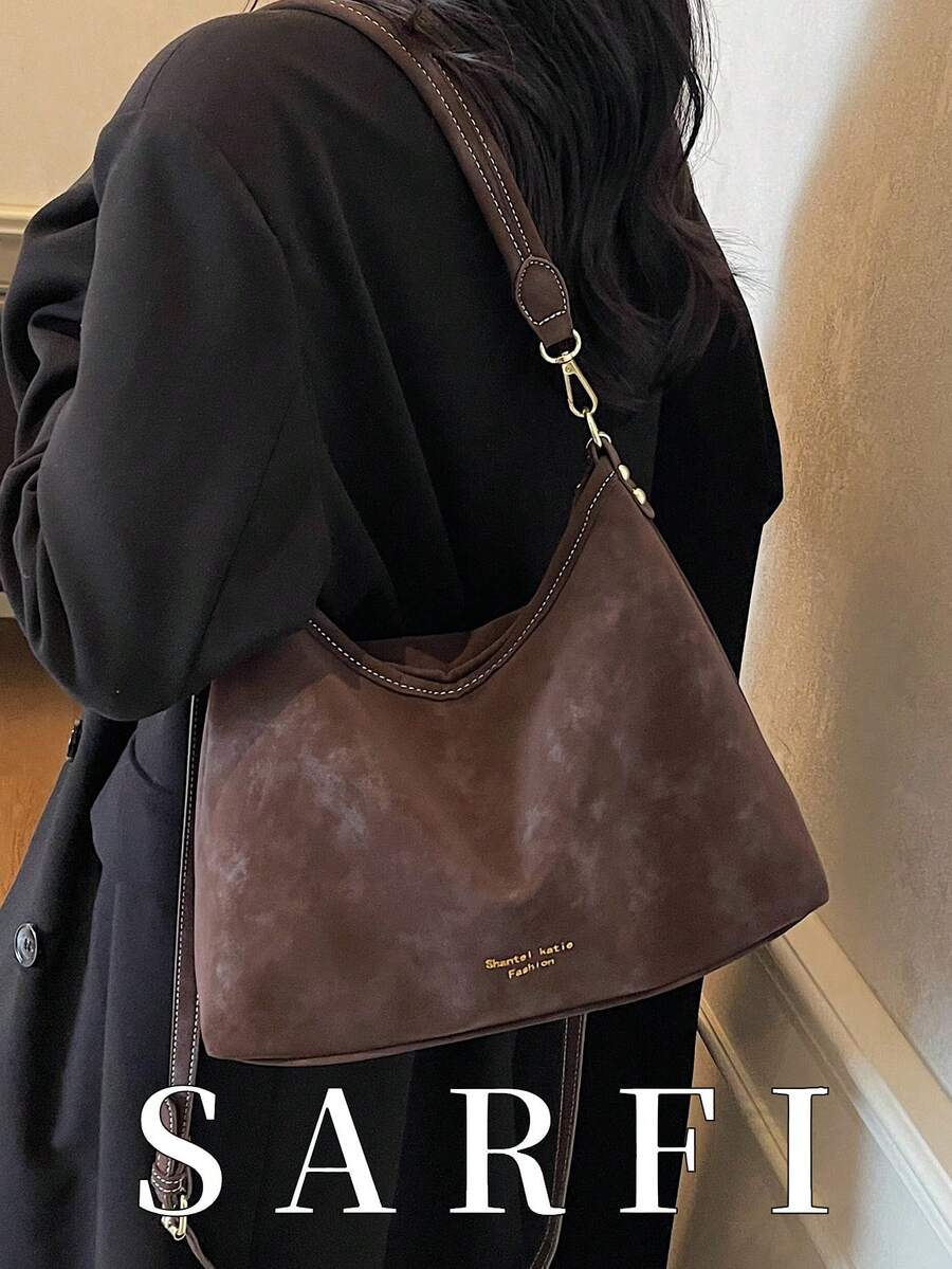 时尚经典纯色简约logo装饰女士单肩包，秋季新款咖啡色休闲百搭手提包，现代简约风格可调节肩带斜挎包，大学生日常购物轻便大容量通勤包