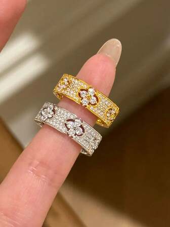 1 pieza Anillo de banda con moneda vintage de acero inoxidable, trébol de cuatro hojas de la suerte y flor con pavé de circonita cúbica para mujeres