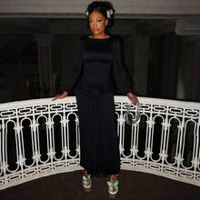 Vestido midi de manga larga y elegante para mujer con lazo delantero y decoración metálica, ropa de oficina refinada - Negro - Ver 5