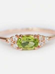 Un anillo de compromiso y boda lujoso y exquisito con una dama noble y brillante, con zirconia rosa dorada y púrpura, un regalo de cita