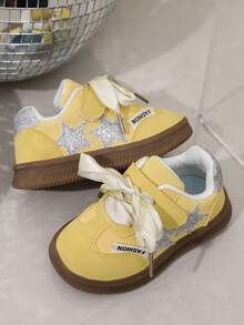 1 par de zapatillas retro clásicas unisex con correa de PU y diseño de , adecuadas para todas las estaciones