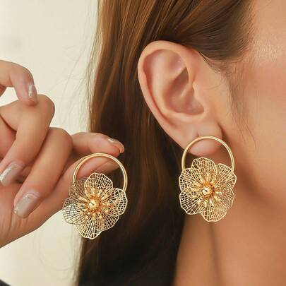2pcs Vintage Hollow Floral Design Statement Earrings For Women, Suitable For Daily Wear And Formal Dresses