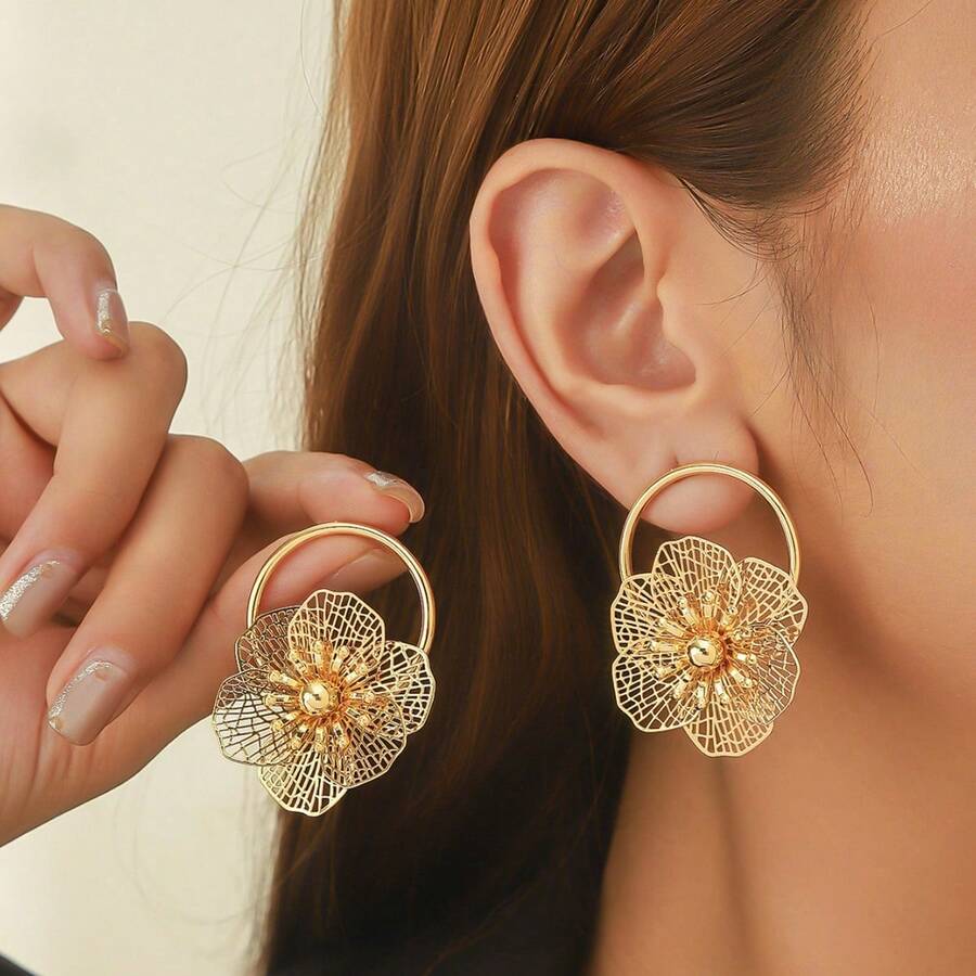 2pcs Vintage Hollow Floral Design Statement Earrings For Women, Suitable For Daily Wear And Formal Dresses