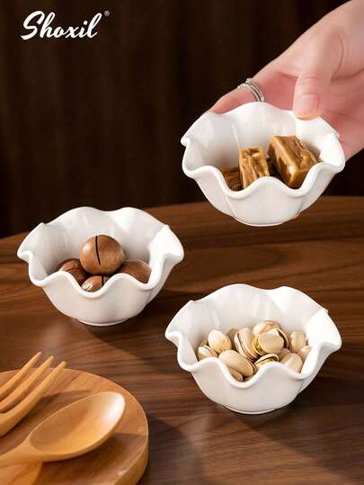 shoxil 1/2/4PCS Retro Minimalist White Ceramic Lotus Leaf Shaped Tea/Dessert Plates, Serving Trays, Nuts Bowls,Nut Bowl, Dessert Bowl, Seasoning Bowl,Wooden Tray, Serving Tray, Service Tray,For Home, Restaurant, Courtyard, Dessert Shop, Saudi Arabia National Day