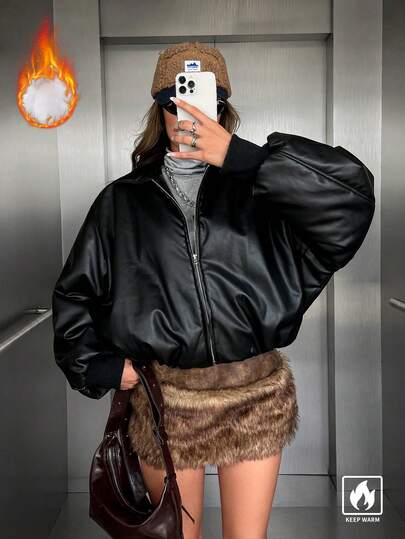 Chaqueta corta regular de mujer con cuello de solapa, bolsillos, cremallera, manga larga, de piel sintética, en color amarillo claro, de estilo casual, elegante y cómodo para uso diario y urbano, con un toque retro