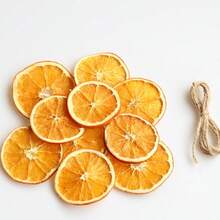 Rodajas de naranja secas naturales y reales, piñas, adecuadas para decoración del porche, decoración de escritorio de cosecha de otoño, decoración colgante de pared de Halloween, decoración de ventana del hogar para las cuatro estaciones, decoración navideña retro, diseño sin plumas, decoración interior de Halloween y Navidad, kit de material de bricolaje para colgante decorativo de campanas de viento, corona de puerta de granja de estilo rústico