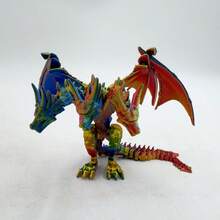 3D 打印龙雕像 - 三头龙，鲜艳的青色、紫色、红色或绿色鳞片 - 灵活的关节，适合姿势和运动 - 非常适合幻想家庭办公室装饰和桌面玩具，收藏雕像 | 明亮的龙雕像 | 3D 打印塑料