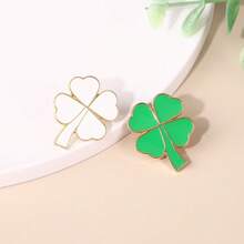 1pc Lucky Four-Leaf Clover Brooch, Personalized Versatile Fashion Commuter Cartoon Badge Brooch, Commuter Party Birthday Gift Christmas