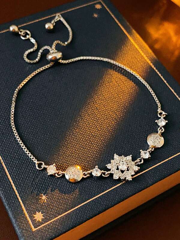 1pc Elegant Jewelry Luxury Zirconia 4-Petal Flower Bracelet For Women, Fashion Versatile Rhinestone Snowflake Pendant Bracelet, Suitable For Daily Wear