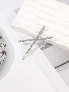 1个优雅圆形锌合金发夹，可作发卡、发夹、发卡、发饰，适合学生使用，也可用于学校用品。