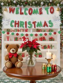 Ensemble de décorations de Noël, bannière murale avec lettres de Noël, flocons de neige et drapeaux. Décoration créative pour l'ambiance festive de Noël