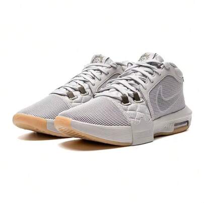  Nike Classic LeBron James Signature 户外训练缓震回弹防护护膝训练男士篮球鞋，新款 LEBRON WITNESS VII EP 气垫踝部贴合防摩擦支撑运动中帮篮球鞋，鸽灰色多功能休闲运动鞋，Game Changer FB2237-003