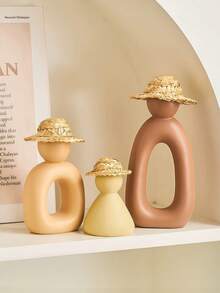 Modern Minimalist Abstract Sculpture Of A Family Of Three, Depicting The Harmony And Warmth Of A Family. Elegant Design, Soft Tones, And Abstract Strokes Filled With Love And Warmth. Adds A Touch Of Beauty To Your Home. Ideal Gift For Birthdays, Graduations, And Other Occasions.