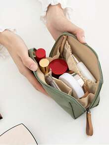 Geantă cosmetică elegantă cu monogramă, geantă de toaletă portabilă pentru femei, geantă de ruj, portofel pentru monede, geantă de depozitare pliabilă ușoară, geantă cosmetică, geantă de călătorie, geantă de depozitare portabilă, capacitate mare, cu mâner, multifuncțională, poliester durabil cu închidere cu fermoar, lavabilă la mașină, potrivită pentru naveta zilnică, călătorii de afaceri, vacanțe, poate fi oferită prietenilor, membrilor familiei ca un cadou grijuliu, cadouri de Crăciun, Halloween.