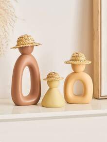 Modern Minimalist Abstract Sculpture Of A Family Of Three, Depicting The Harmony And Warmth Of A Family. Elegant Design, Soft Tones, And Abstract Strokes Filled With Love And Warmth. Adds A Touch Of Beauty To Your Home. Ideal Gift For Birthdays, Graduations, And Other Occasions.