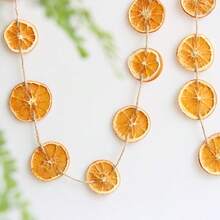 Rodajas de naranja secas naturales y reales, piñas, adecuadas para decoración del porche, decoración de escritorio de cosecha de otoño, decoración colgante de pared de Halloween, decoración de ventana del hogar para las cuatro estaciones, decoración navideña retro, diseño sin plumas, decoración interior de Halloween y Navidad, kit de material de bricolaje para colgante decorativo de campanas de viento, corona de puerta de granja de estilo rústico