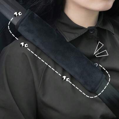 2 piezas de almohadillas de hombro de peluche para el coche, hechas de material de peluche de alta calidad, suaves y cómodas al tacto. Al usar el cinturón de , actúa como un protector suave, evitando la incomodidad del cinturón de y permitiéndole disfrutar de una experiencia de conducción cómoda.