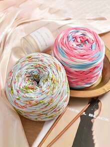 2/1 pieza Hilo de camiseta degradado, grande 300g/unidad - 2cm de ancho, hilo tejido de punto, suave y versátil para manualidades DIY, usado para ganchillo y tejido de bolsos, cojines, muñecas, mantas de almacenamiento, zapatillas, proyectos de ganchillo artesanal, disponible en múltiples colores, hilo multicolor, hilo de poliéster, hilo acrílico, hilo de ganchillo, hilo para manualidades, bolas de hilo vibrante, material de manualidades versátil, accesorios y suministros de tejido