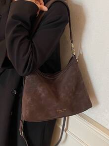 时尚经典纯色简约logo装饰女士单肩包，秋季新款咖啡色休闲百搭手提包，现代简约风格可调节肩带斜挎包，大学生日常购物轻便大容量通勤包 - 咖啡 - 查看 5