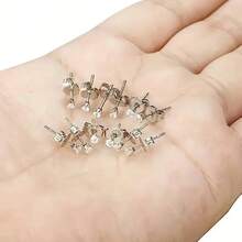 6 pares de pendientes de garra de 2 mm, pendientes de moda de acero inoxidable hipoalergénicos con circonita sintética, set de joyas unisex con múltiples orificios, pequeños y brillantes pendientes de hueso para Navidad, Carnaval, Festival de Primavera