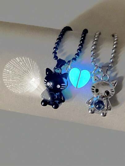 ATLVXJL Set de 2 collares con colgante de corazón con proyección de gato vintage lindo y luminoso, adecuado para uso diario y como regalo del Día de San Valentín