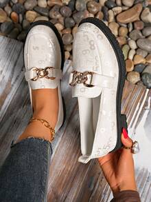 Zapatos tipo mocasín casuales para mujer con decoración de cadena, estilo británico slip-on, zapatos planos, nuevos lanzamientos de otoño 2025, estilo universitario, moda elegante y cómoda, zapatos tipo mocasín de ocio, adecuados para faldas y uso en el campus