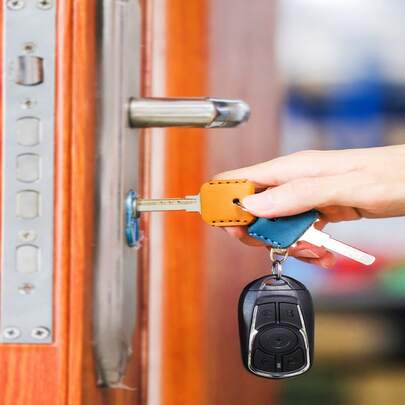 Genuine Full Grain Oil Wax Key Protector Sleeve Set For Luxe Leather Keys, Premium Key Organizer Pouches, Durable Protective Covers, Includes Durable Sleeves (Keys Not Included), Color May Vary Slightly Across Leather Batches Due To Natural Characteristics, Not Ideal For Perfectionists Seeking Absolute Uniformity, A Versatile Accessory For Everyday Carry And Gift-Worthy Presentation.