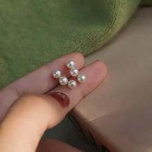 1 par de pendientes de perla elegantes y suaves, minimalistas y versátiles para mujeres