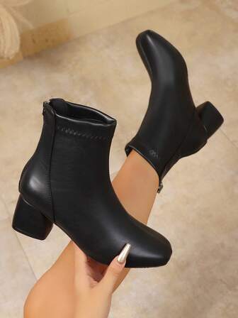 女靴，踝靴，女鞋，婚鞋，高跟靴，纯黑色厚底冬季短靴，舒适鞋底的时尚女士高跟靴，寒冷天气休闲套鞋，四季衣橱必备单品，万圣节