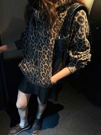 女士休闲日常豹纹绒面革拉链口袋连帽夹克，豹纹镂空抽绳腰部套头衫，适合约会、海滩