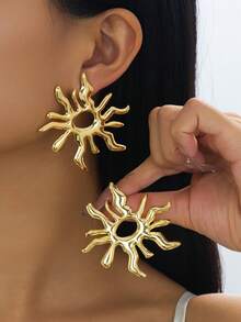 2pcs Fashionable, Elegant Asymmetrical Sun-Shaped Metal Gold Earrings, Versatile For Women - Gold - View 7