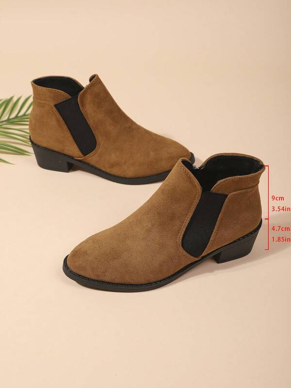 Stivaletti alla caviglia 2025 di nuova europea, tacco chunky, punta affusolata, stile retrò, Chelsea boots elasticizzati, gambale corto, eleganti e alla moda per le donne