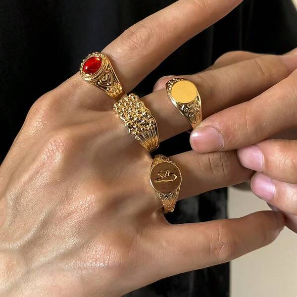 Juego de 4 anillos de hombre de alta gama con diseño de encantos personalizados en color dorado