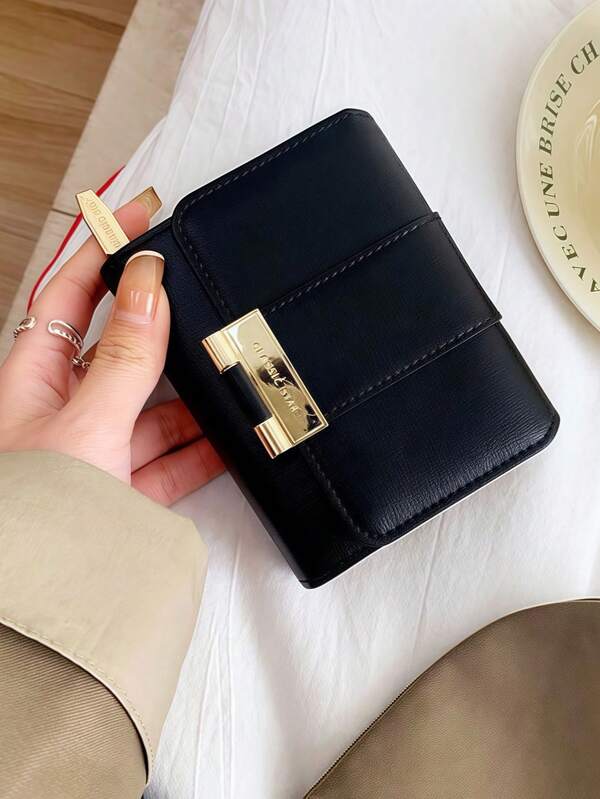 Portefeuille court en PU avec bande métallique décorative, à trois volets, avec poche zippée et porte-monnaie. Idéal pour les filles, les déplacements quotidiens et le travail, cadeau