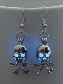 1 Pair Halloween Hip Hop Skull Glow In The Dark Earrings, Suitable For Women's Daily, Party And Festival Celebrations (Glows After Absorbing Light, Won't Glow Without Absorbing Light)